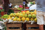 SRI LANKA, Negombo, market, fruit and vegetable market, Papaya fruit stall, SLK2664JPL