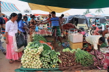 SRI LANKA, Negombo, market scene, fruit and vegetable market, SLK2655JPL
