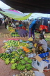 SRI LANKA, Negombo, market scene, fruit and vegetable market, SLK6145JPL