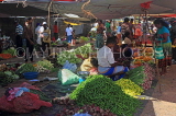 SRI LANKA, Negombo, market scene, fruit and vegetable market, SLK6149JPL