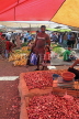 SRI LANKA, Negombo, market scene, fruit and vegetable market, SLK6150JPL