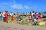 SRI LANKA, Negombo, market scene, fruit and vegetable market, SLK6158JPL