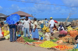SRI LANKA, Negombo, market scene, fruit and vegetable market, SLK6159JPL