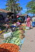 SRI LANKA, Negombo, market scene, fruit and vegetable market, SLK6169JPL