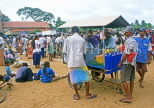 SRI LANKA, Negombo, market scene crowd, mobile drinks stall, SLK2099JPL