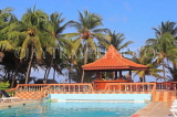 SRI LANKA, Negombo, resort hotel pool and bar, SLK6123JPL
