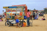 SRI LANKA, Negombo, snacks vendors on beach, SLK2513JPL