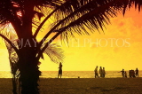 SRI LANKA, Negombo, sunset, sea, people and coconut tree in silhouette, SLK5932JPL