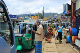 SRI LANKA, Pussellawa, town centre, street and taxis, SLK4199JPL