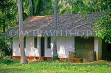 SRI LANKA, rural scene, Kurunegala, thatched roof village house, SLK1971JPL