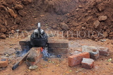 SRI LANKA, rural scene, kettle boiling on open fire, SLK5602JPL
