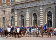 SWEDEN, Stockholm, Old Town (Gamla Stan), Royal Palace, Changing Of The Guard ceremony, SWE130JPL