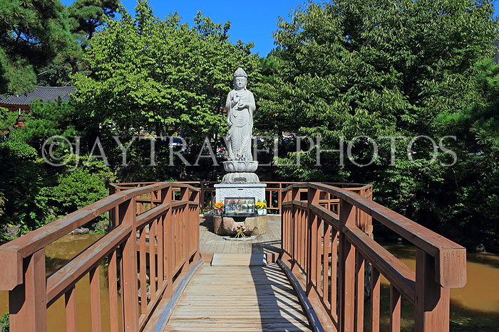 South Korea, SEOUL, Bongeunsa Temple, Avalokitesvara Boghisattva statue, SK858JPL