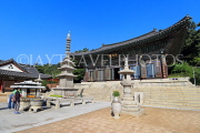 South Korea, SEOUL, Bongeunsa Temple, Daewoongjeon (main Buddha hall), SK837JPL