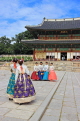 South Korea, SEOUL, Changdeokgung Palace, Injeongjeon (Throne Hall), visitor in Hanbok attire, SK200JPL