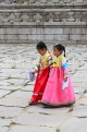 South Korea, SEOUL, Gyeongbokgung Palace, children in colourful Hanbok attire, SK355JPL