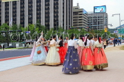 South Korea, SEOUL, Gyeongbokgung Palace, visiors in Hanbok attire outside palace, SK379JPL