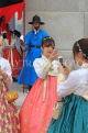 South Korea, SEOUL, Gyeongbokgung Palace, visitors in Hanbok attire, SK426JPL