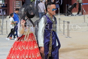 South Korea, SEOUL, Gyeongbokgung Palace, visitors in traditional Hanbok attire, SK459JPL
