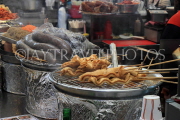 South Korea, SEOUL, Jongno-gu area, Gwangjang Market, Sundae (blood sausage) & Odeng (fish cakes), SK1068JPL