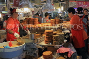 South Korea, SEOUL, Jongno-gu area, Gwangjang Market, food stalls, Bindae-tteok, SK1064JPL