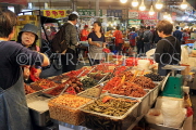South Korea, SEOUL, Jongno-gu area, Gwangjang Market, food stalls, SK1083JPL
