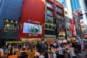 South Korea, SEOUL, Myeongdong, shopping streets, and street food stalls, SK1350JPL