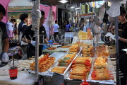 South Korea, SEOUL, Myeongdong, street food, food stalls, SK1319JPL
