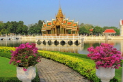 THAILAND, Bang Pa-In (nr Ayutthaya), Aisawan Thiphya pavilion, THA2595JPL