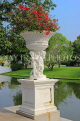 THAILAND, Bang Pa-In (nr Ayutthaya), gardens, ornamental pots, Bouainvillea flowers, THA2570JPL