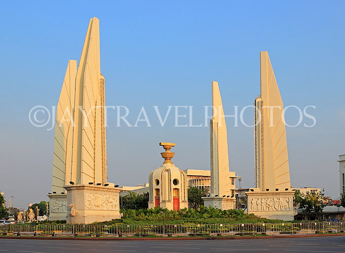 THAILAND, Bangkok, Democracy Monument, THA3271JPL