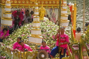 THAILAND, Bangkok, Rap Bua Lotus Throwing Festival, boat with Buddha statue, flowers, THA2185JPL