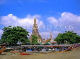 THAILAND, Bangkok, WAT ARUN (Temple of Dawn) and Chao Phraya River, THA648JPL