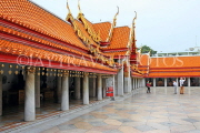 THAILAND, Bangkok, WAT BENCHAMABOPHIT, courtyard and cloisters, THA3061JPL