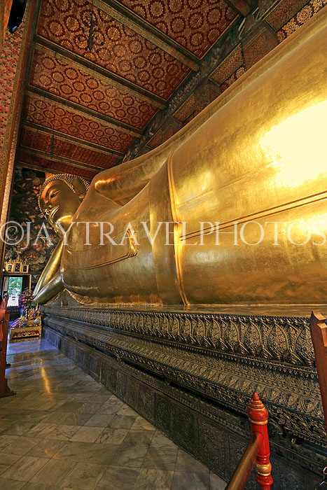 THAILAND, Bangkok, WAT PHO (Temple of Reclining Buddha), golden Buddha, THA2718JPL