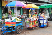 THAILAND, Bangkok, street food, mobile stalls, THA2864JPL