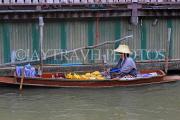 THAILAND, Damnoen Saduak (Floating Market), vendor in sampan, THA2938JPL