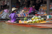 THAILAND, Damnoen Saduak (Floating Market), vendor in sampan, THA2944JPL