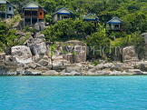 THAILAND, Koh Tao Island, bungalows along Ao Leuk Bay, THA2208JPL