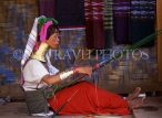 THAILAND, Northern Thailand, Mae Hong Son, Pa Dong tribe woman, weaving, THA1247JPL