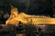 THAILAND, Phang Nga Province, KHAO LAK, Wat Suwan Khuha cave temple, reclining Buddha, THA4347JPL