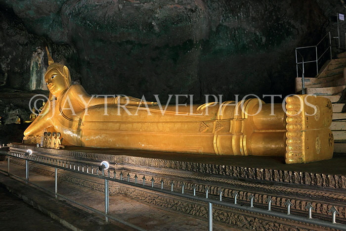 THAILAND, Phang Nga Province, KHAO LAK, Wat Suwan Khuha cave temple, reclining Buddha, THA4353JPL