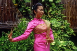 THAILAND, Rose Garden, 'Fingernail' dancer (of northern region), THA1990JPL