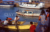 TONGA, Nukualofa, fishermen selling their catch, TON211JPL
