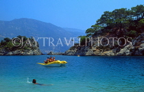 TURKEY, Fethiye area, Olu Deniz lagoon and holidaymakers, TUR701JPL