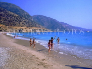 TURKEY, Fethiye coast, beach and holidaymakers, TUR328JPL