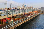 TURKEY, Istanbul, Galata Bridge, people fishing, TUR1306JPL