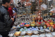 TURKEY, Istanbul, Spice Bazaar (Egyptian Bazaar), outdoor market shops and shoppers, TUR1387JPL