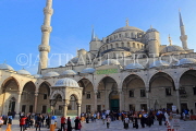 TURKEY, Istanbul, Sultan Ahmet Mosque (Blue Mosque), and courtyard, TUR1147JPL