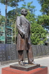 Taiwan, TAIPEI, Sun Yat-Sen Memorial Hall, Sun Yat-Sen statue in gardens,TAW739JPL